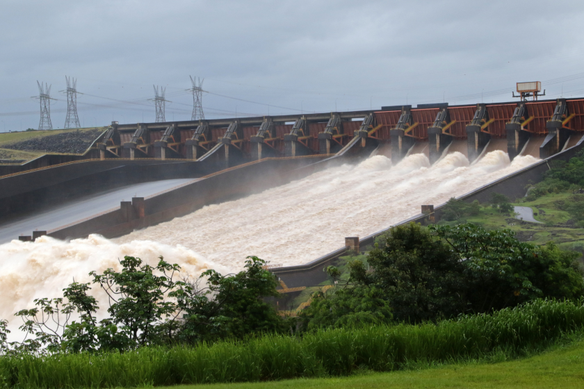 Represa e Refúgio Biológico de Itaipu